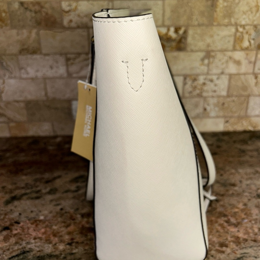 Michael Kors White Tote Bag - Picture 2 of 8